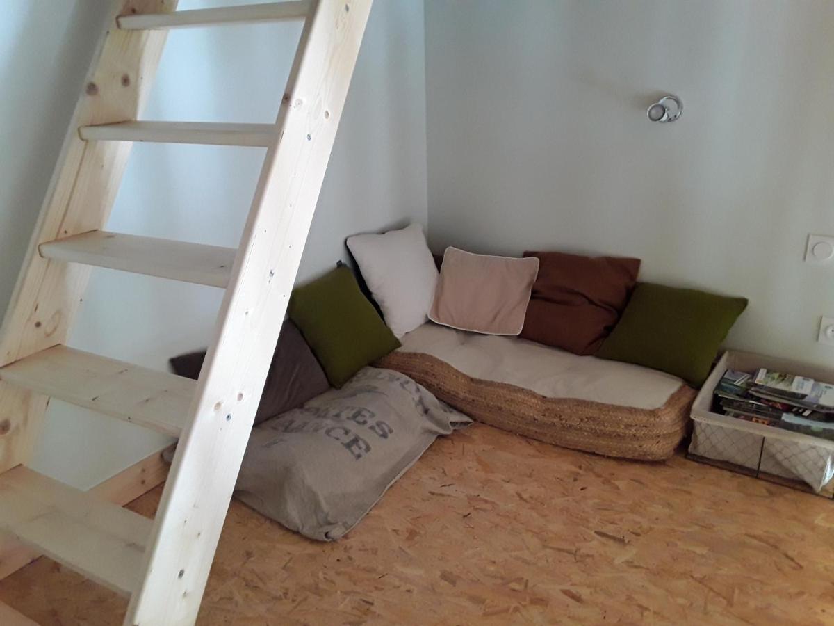 Le Petit Nid Apartment Saint-Bonnet-pres-Orcival Exterior photo
